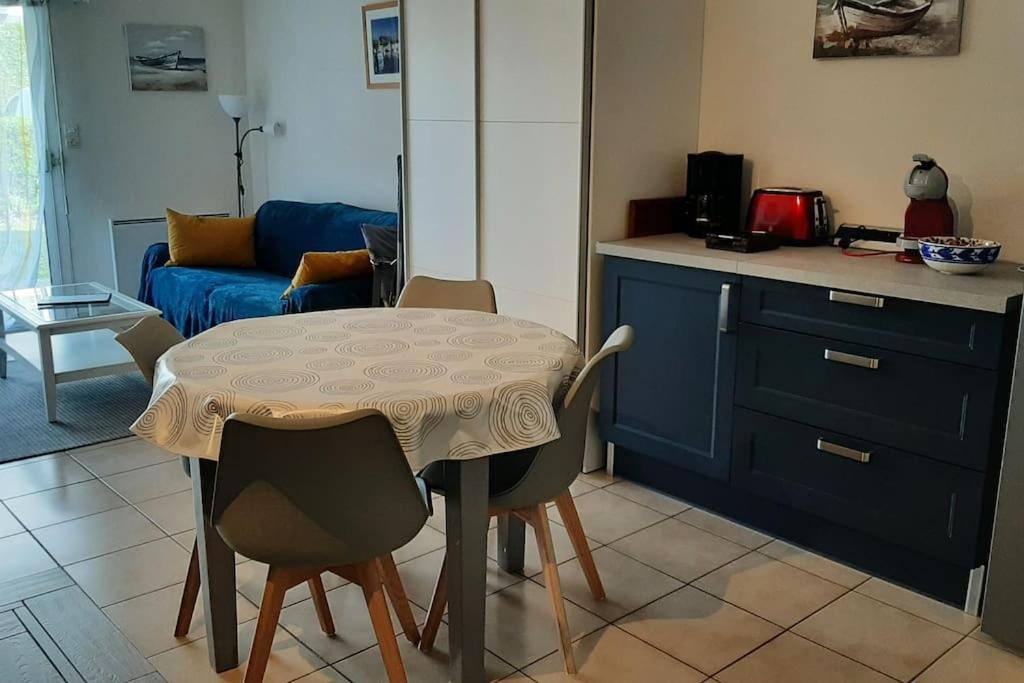 Hyper Centre De Sarzeau, Grand Appartement Au Calme Avec Jardinet Exteriör bild